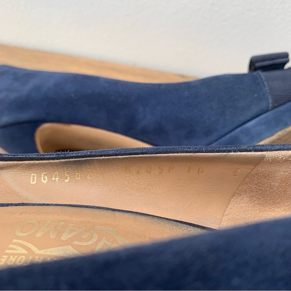 Salvatore Ferragamo Size US 10 C Blue Suede Heels Pumps Vara Bow Peep Toe Logo - Picture 10 of 11